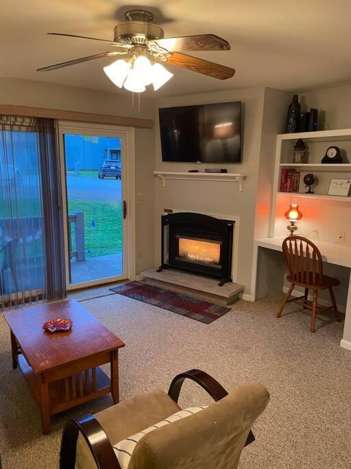 Skiing, Hiking, Village Of Eville Mtn Escape Ellicottville Extérieur photo